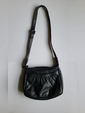 Vintage Fiona Classic Black Genuine Leather Crossbody Bag